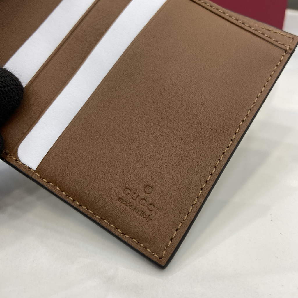 Gucci GG Emblem bi-fold wallet, 821206 in beige fabric