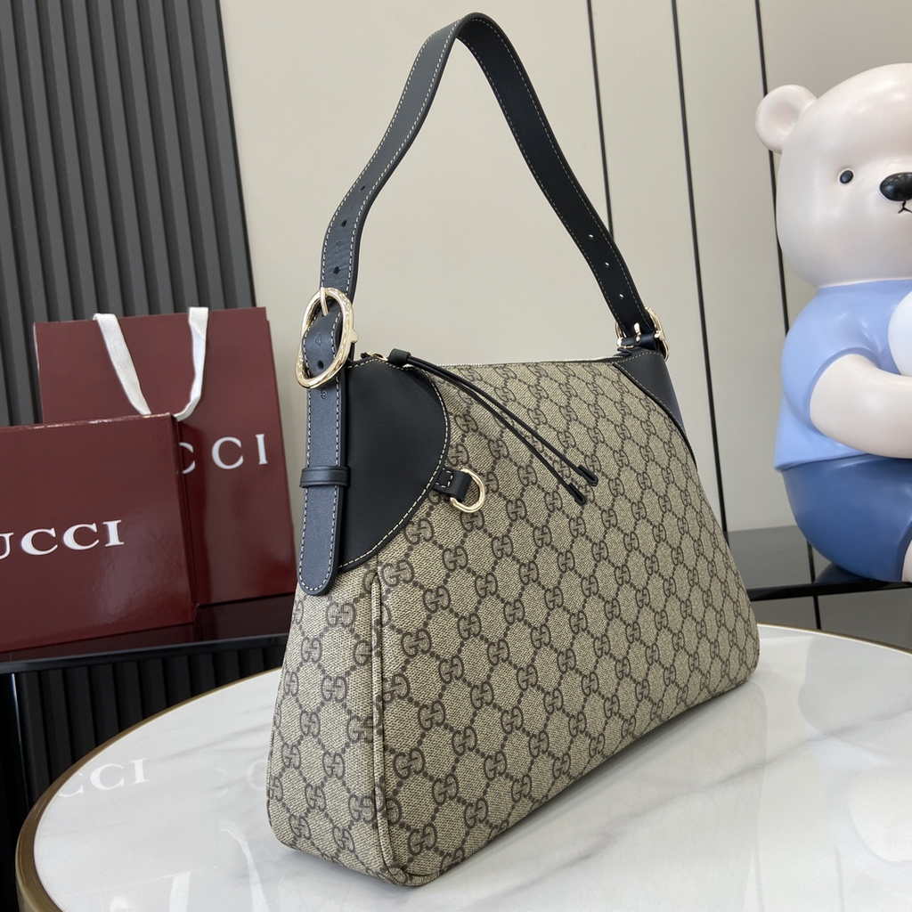 Gucci GG Emblem large shoulder bag ‎815217 in black GG Monogram