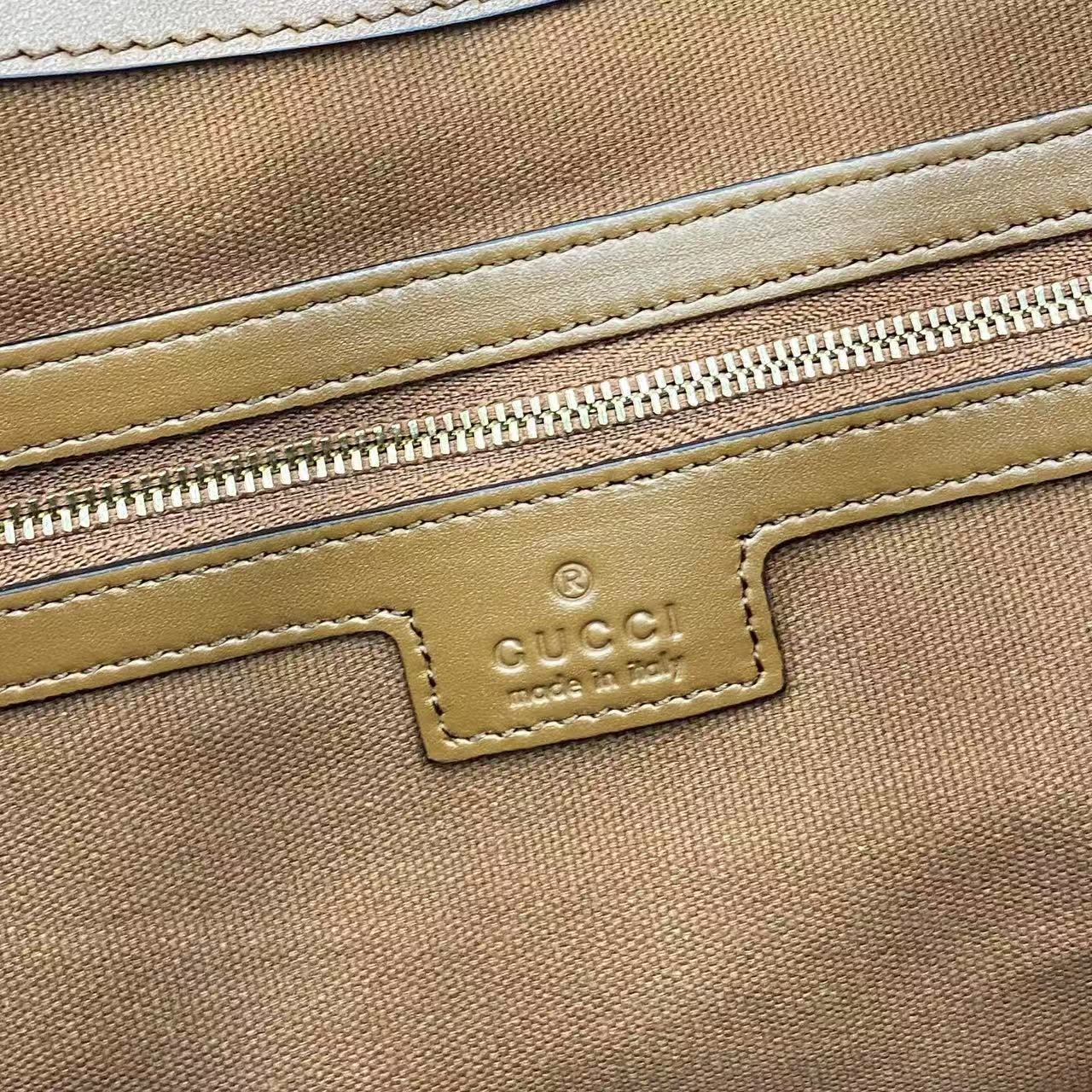 Gucci GG Emblem large tote bag 847455 in Brown GG leather