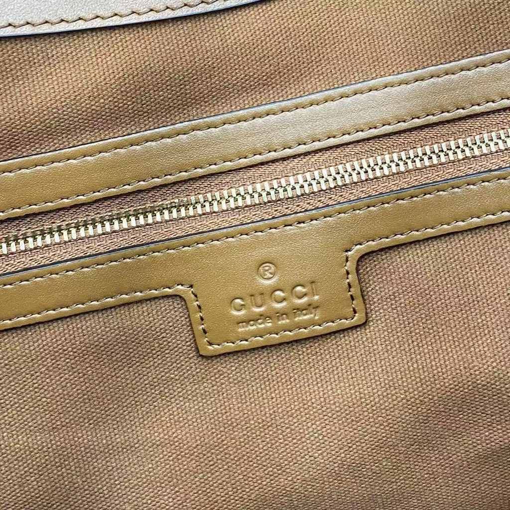 Gucci GG Emblem large tote bag 847455 in Brown GG leather