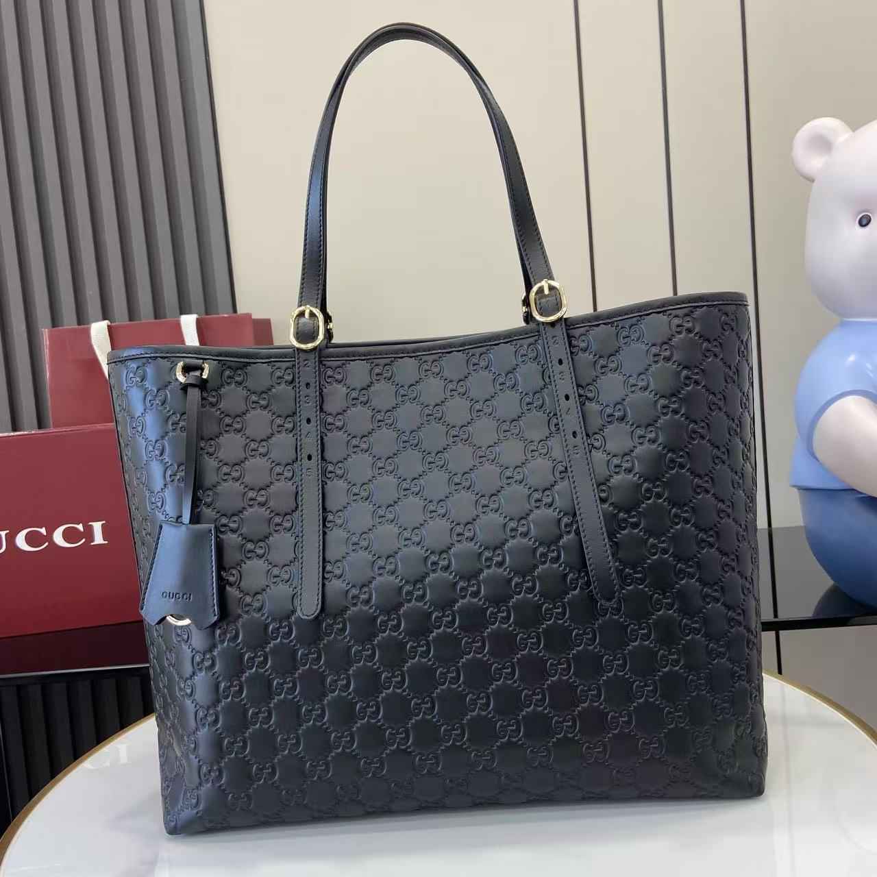Gucci GG Emblem large tote bag 847455 in Black GG leather