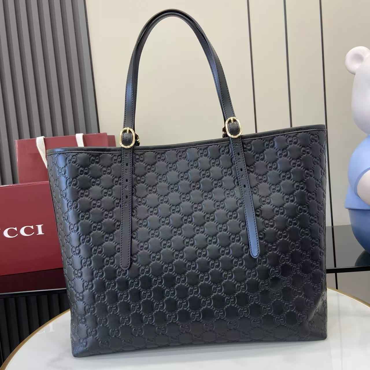 Gucci GG Emblem large tote bag 847455 in Black GG leather