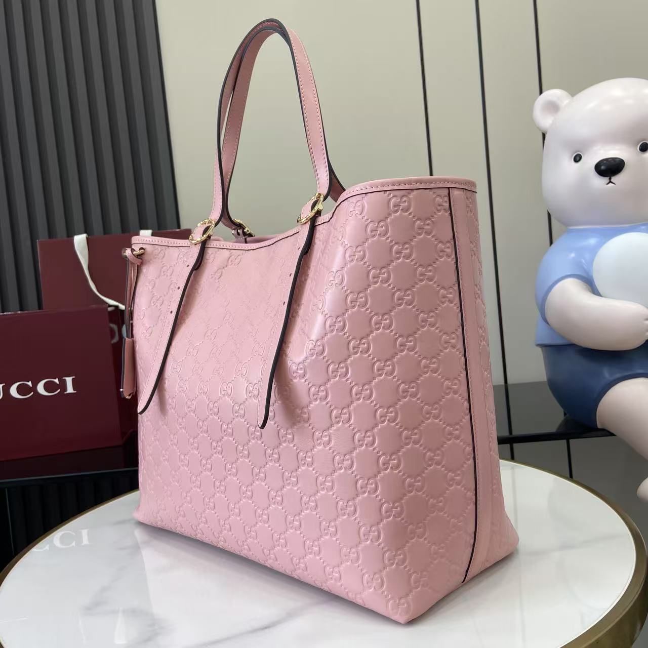 Gucci GG Emblem large tote bag 847455 in Pink GG leather