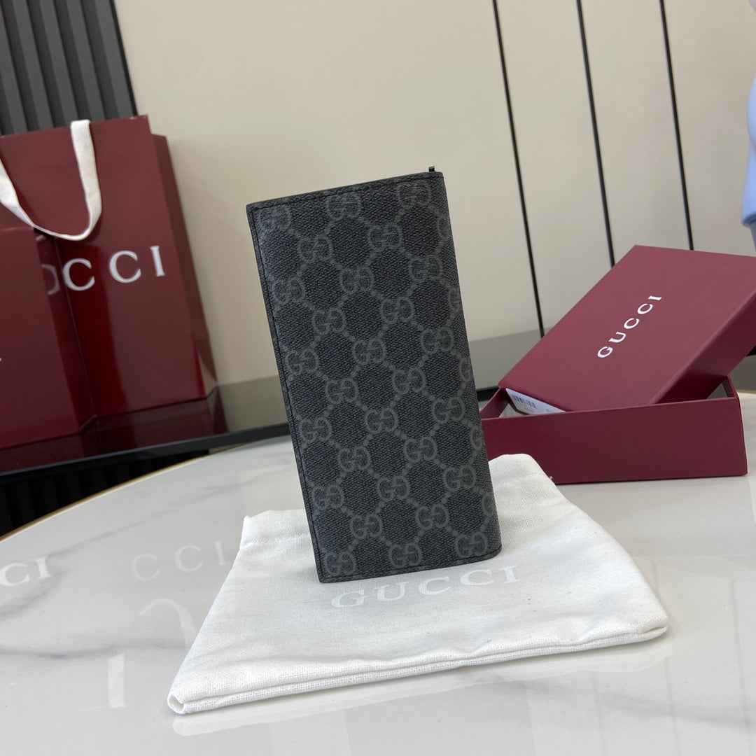 Gucci GG Emblem long wallet, 821213 in black fabric