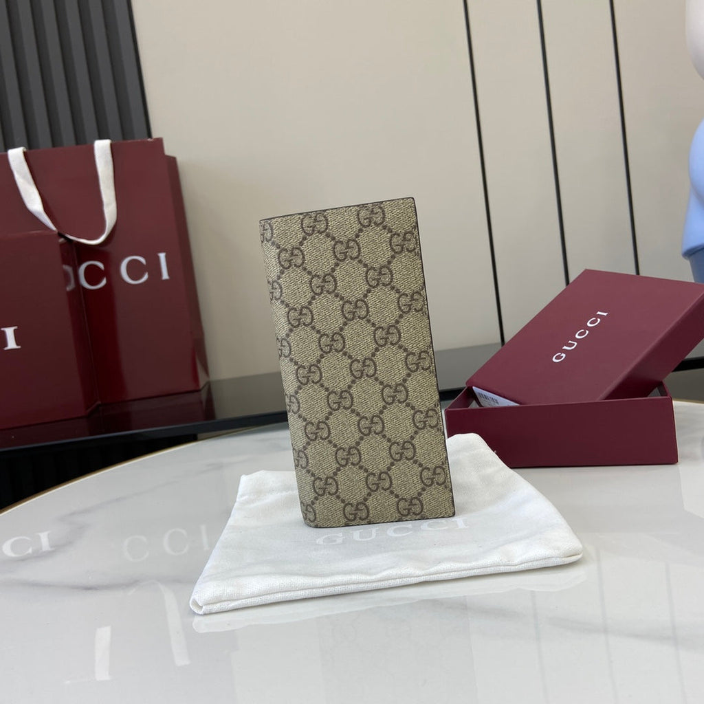 Gucci GG Emblem long wallet, 821213 in brown fabric
