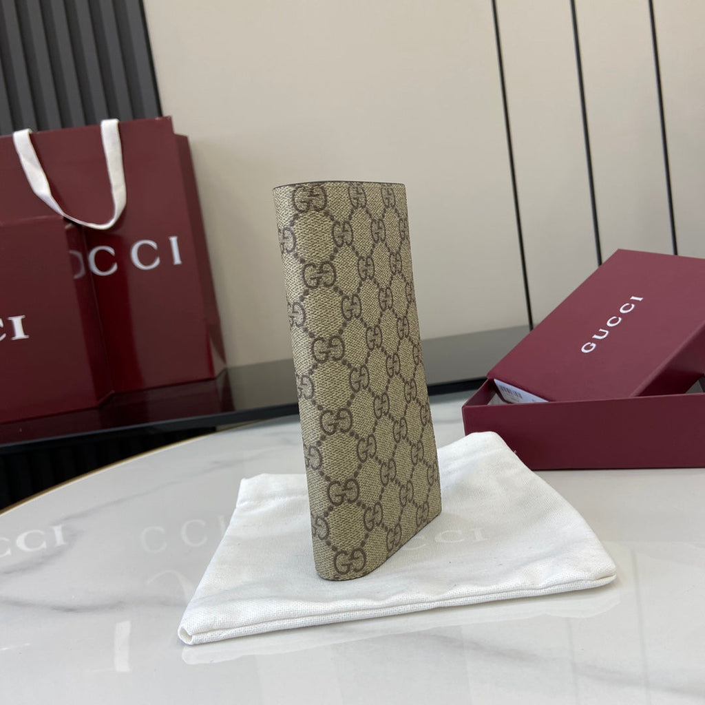 Gucci GG Emblem long wallet, 821213 in brown fabric