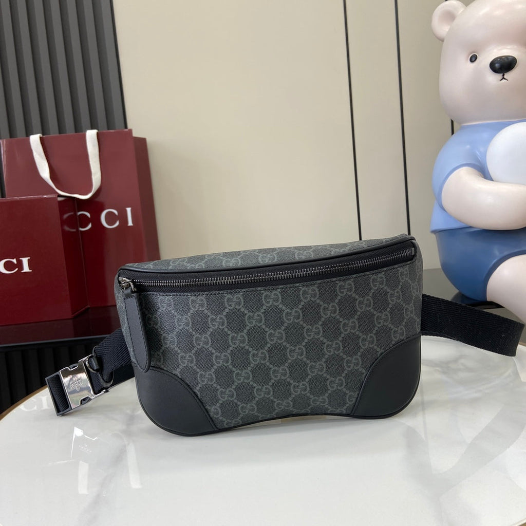 Gucci GG Emblem medium belt bag 821162 in black fabric