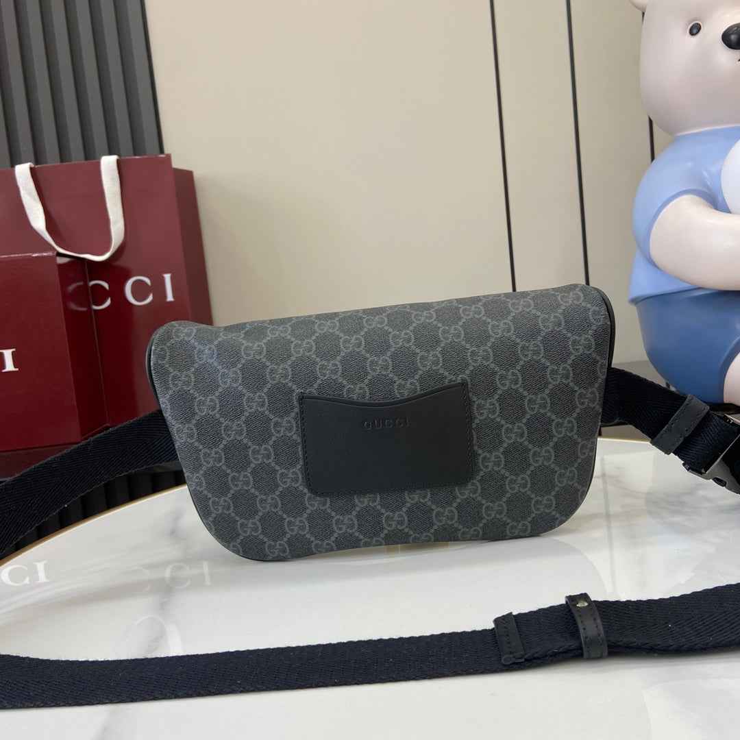 Gucci GG Emblem medium belt bag 821162 in black fabric
