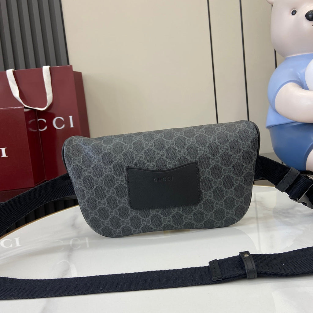 Gucci GG Emblem medium belt bag 821162 in black fabric