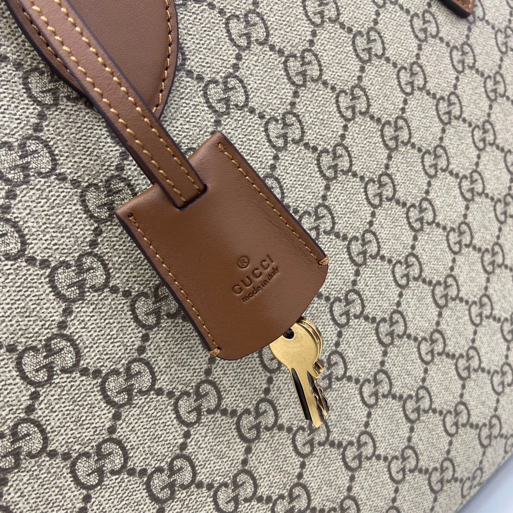 Gucci GG Emblem medium briefcase 821149  in beige fabric