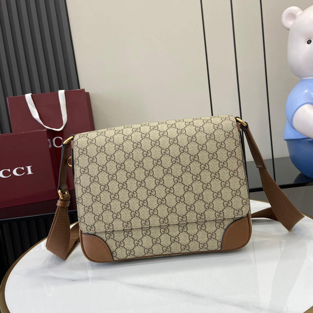 Gucci GG Emblem medium crossbody bag, ‎821154  in brown fabric