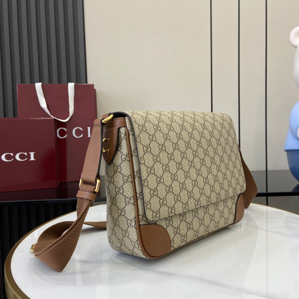 Gucci GG Emblem medium crossbody bag, ‎821154  in brown fabric