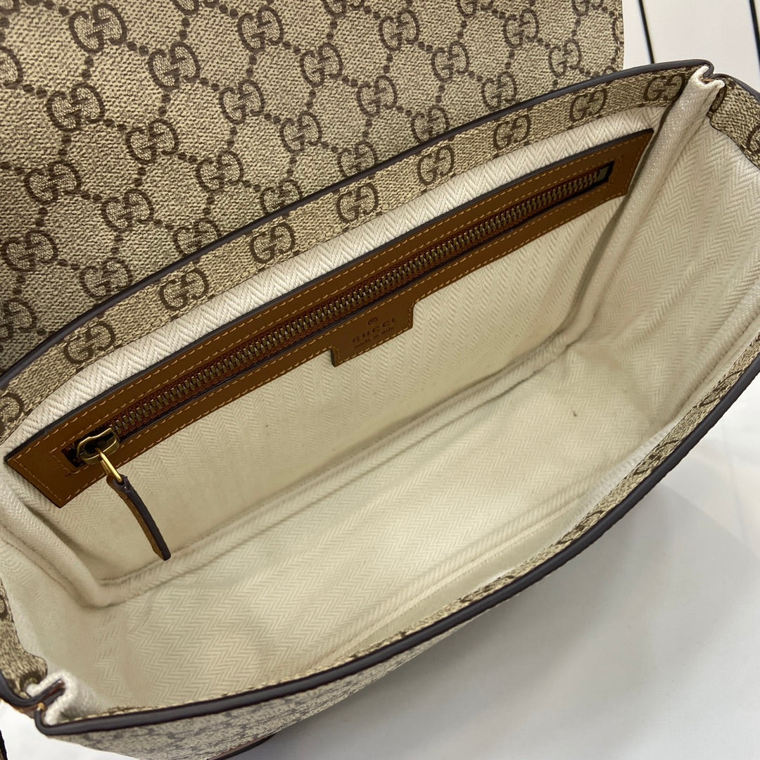 Gucci GG Emblem medium crossbody bag, ‎821154  in brown fabric