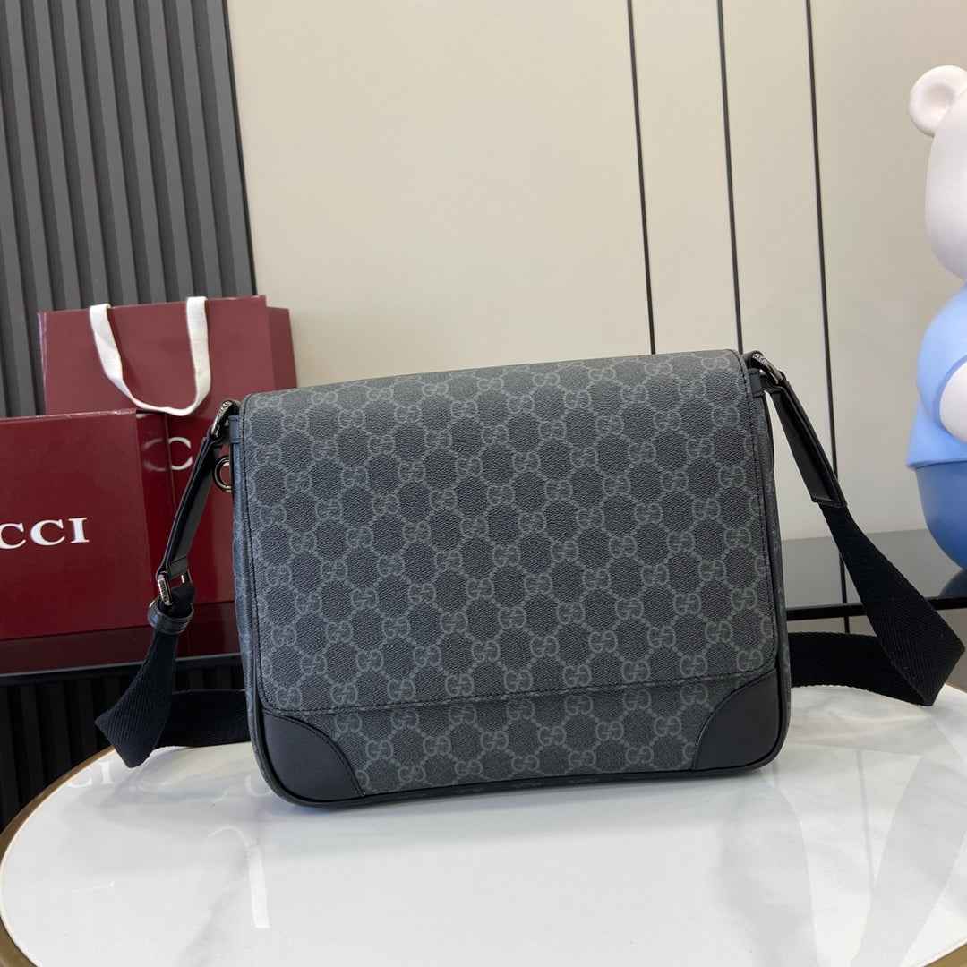 Gucci GG Emblem medium crossbody bag, ‎821154  in black fabric