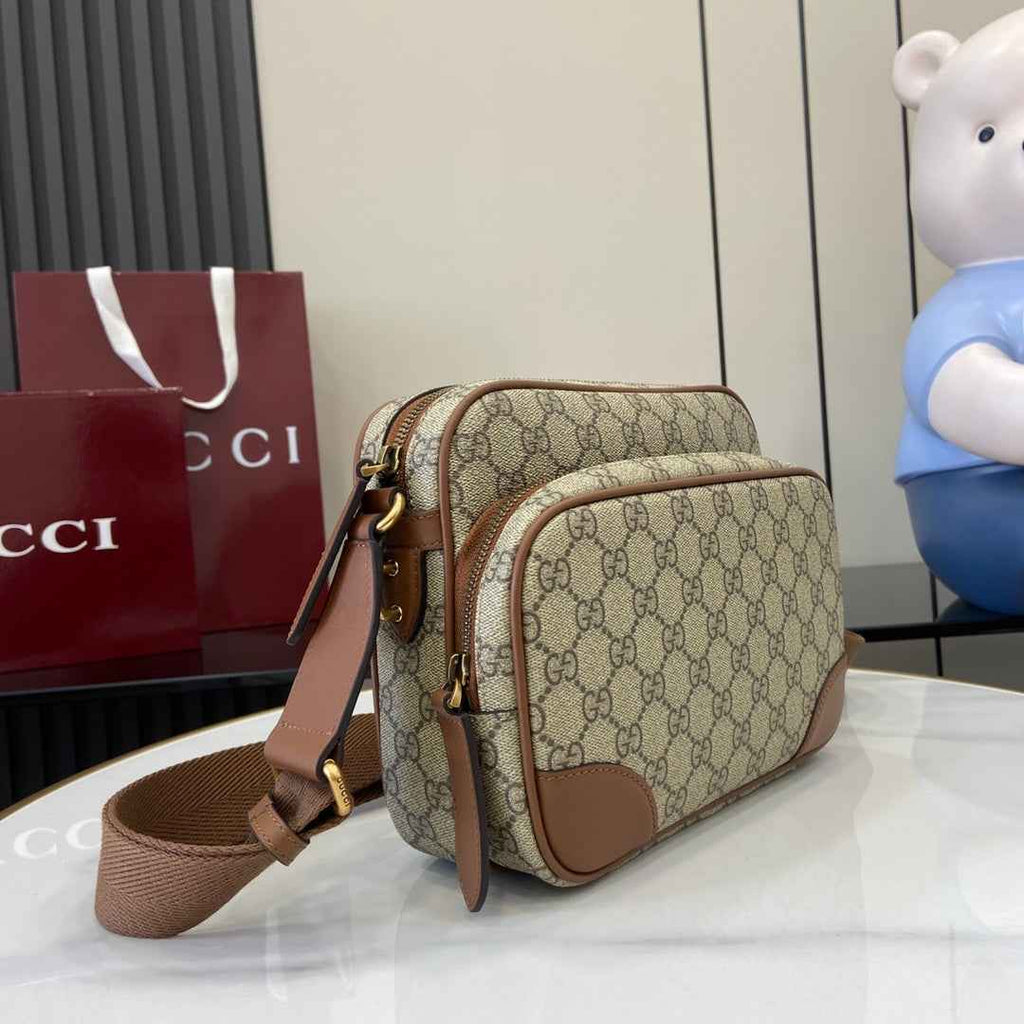 Gucci GG Emblem medium crossbody bag, 821160 in beige fabric