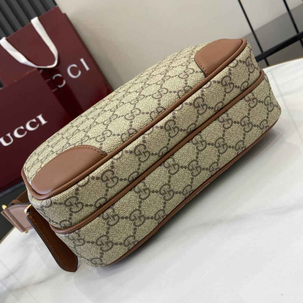 Gucci GG Emblem medium crossbody bag, 821160 in beige fabric