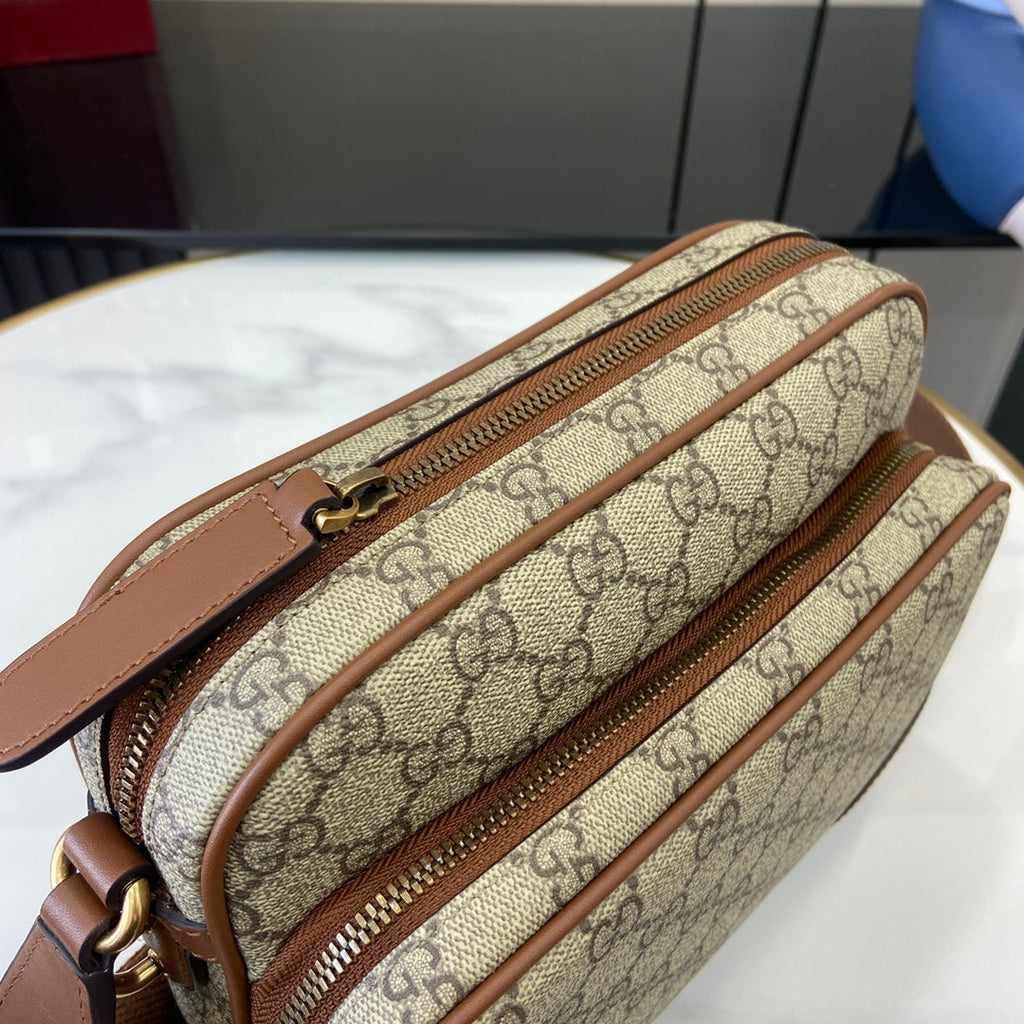 Gucci GG Emblem medium crossbody bag, 821160 in beige fabric