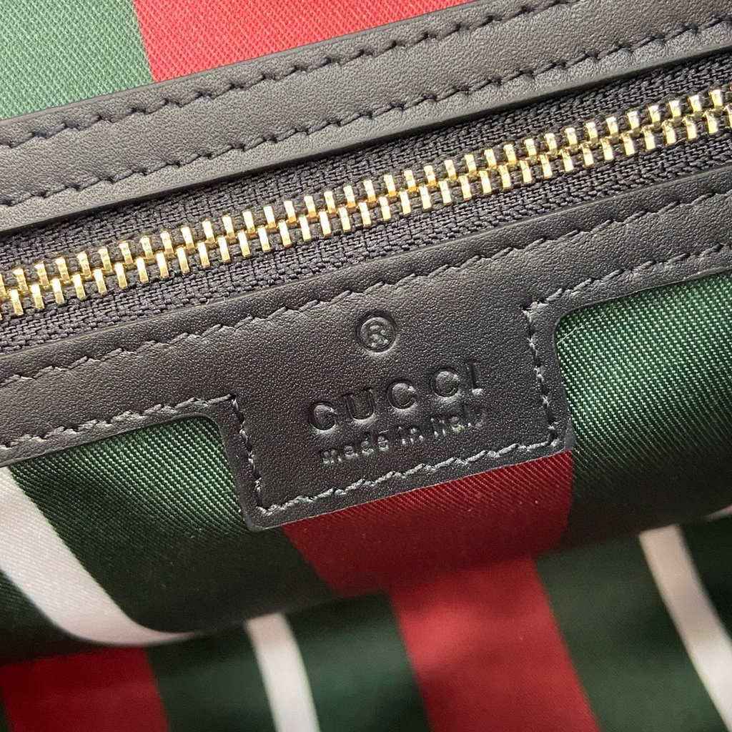 Gucci GG Emblem medium shoulder bag 815216 in black fabric