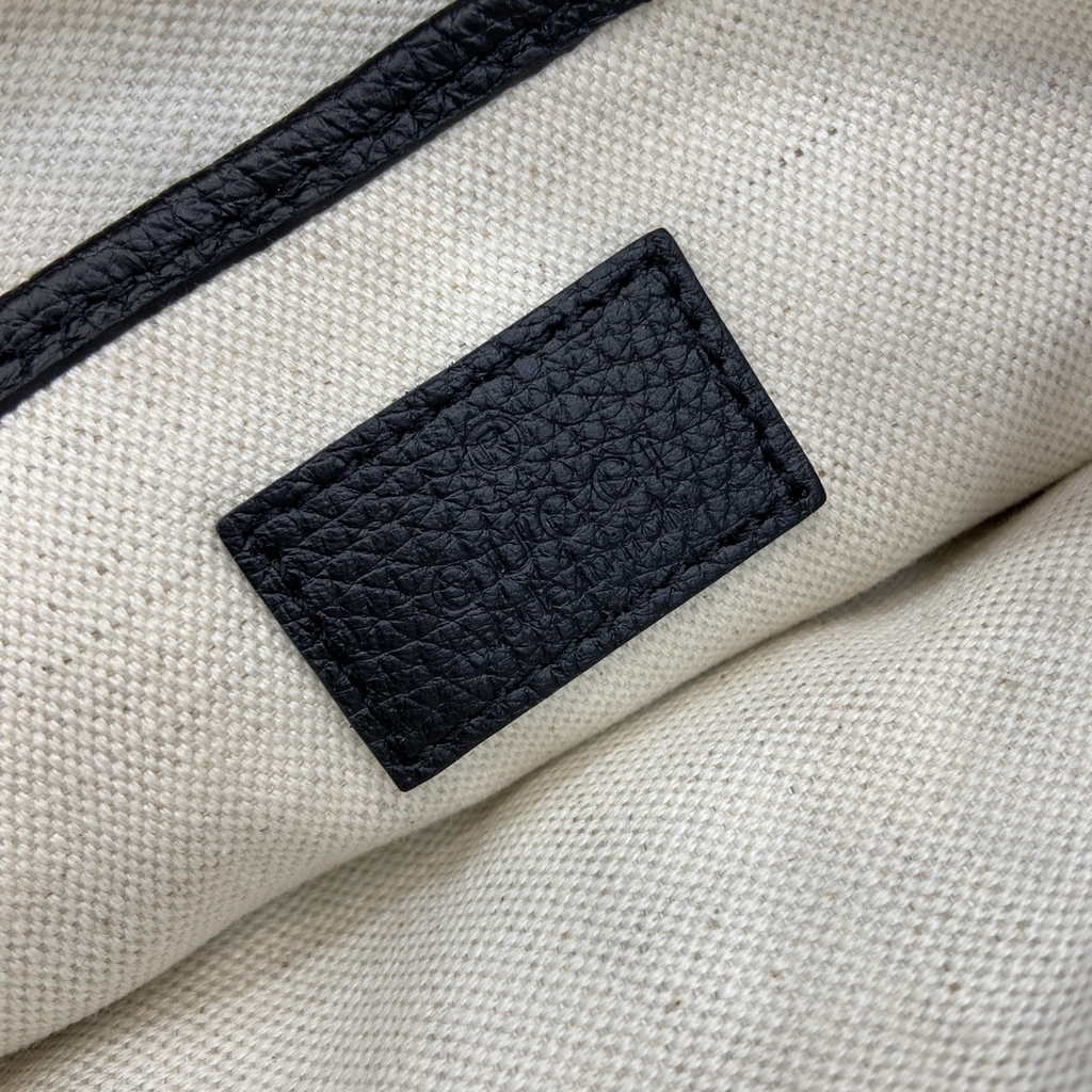 Gucci GG Emblem medium shoulder bag 815277 in black GG leather