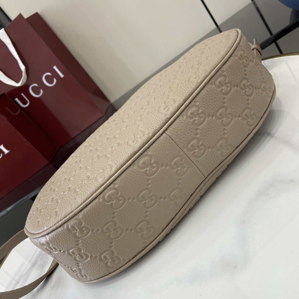 Gucci GG Emblem medium shoulder bag 820453 in taupe GG leather