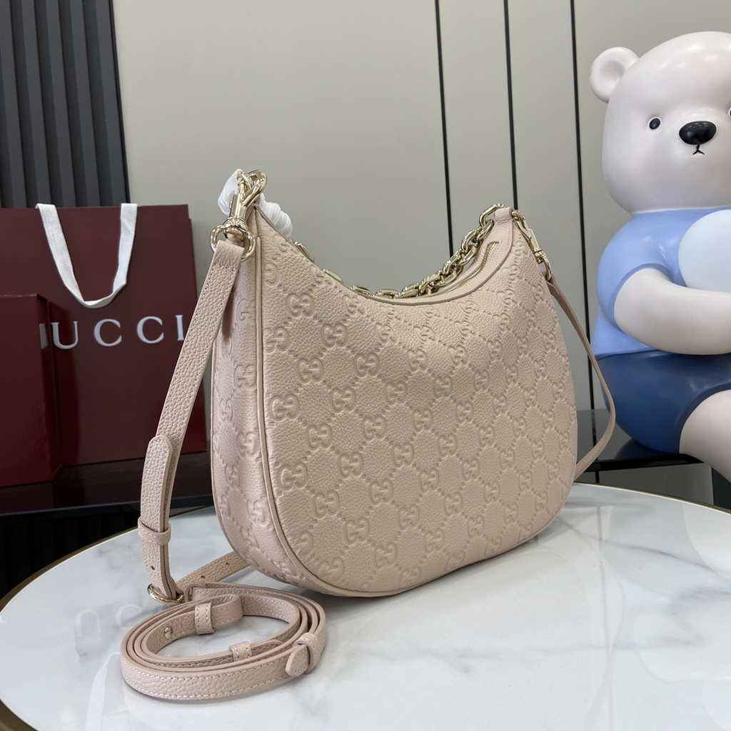 Gucci GG Emblem medium shoulder bag 820453 in light pink GG leather