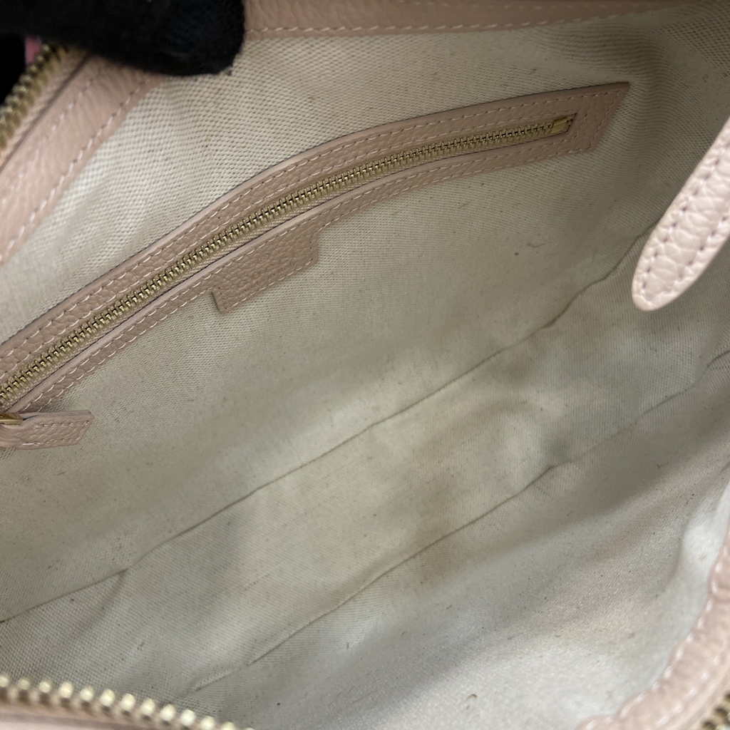 Gucci GG Emblem medium shoulder bag 820453 in light pink GG leather