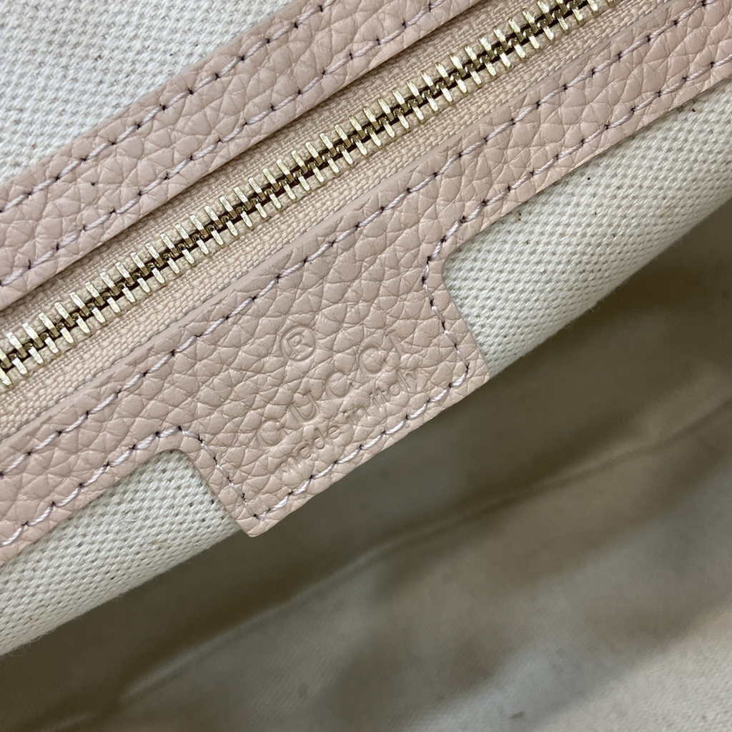 Gucci GG Emblem medium shoulder bag 820453 in light pink GG leather