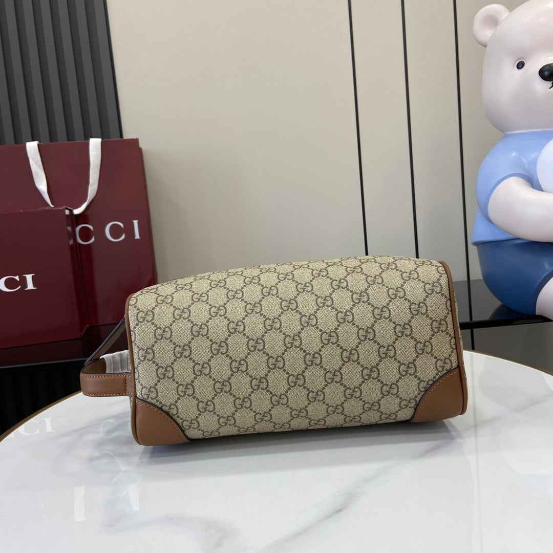 Gucci GG Emblem medium toiletry case, ‎821163 in beige fabric