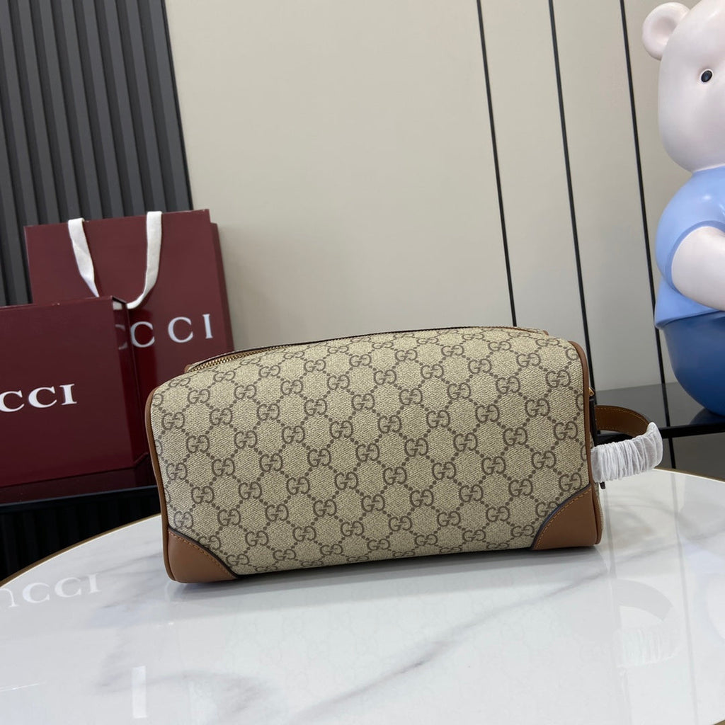 Gucci GG Emblem medium toiletry case, ‎821163 in beige fabric