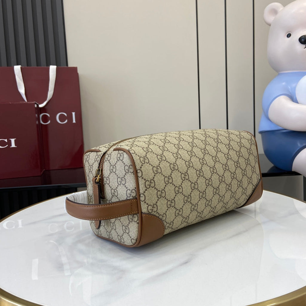 Gucci GG Emblem medium toiletry case, ‎821163 in beige fabric