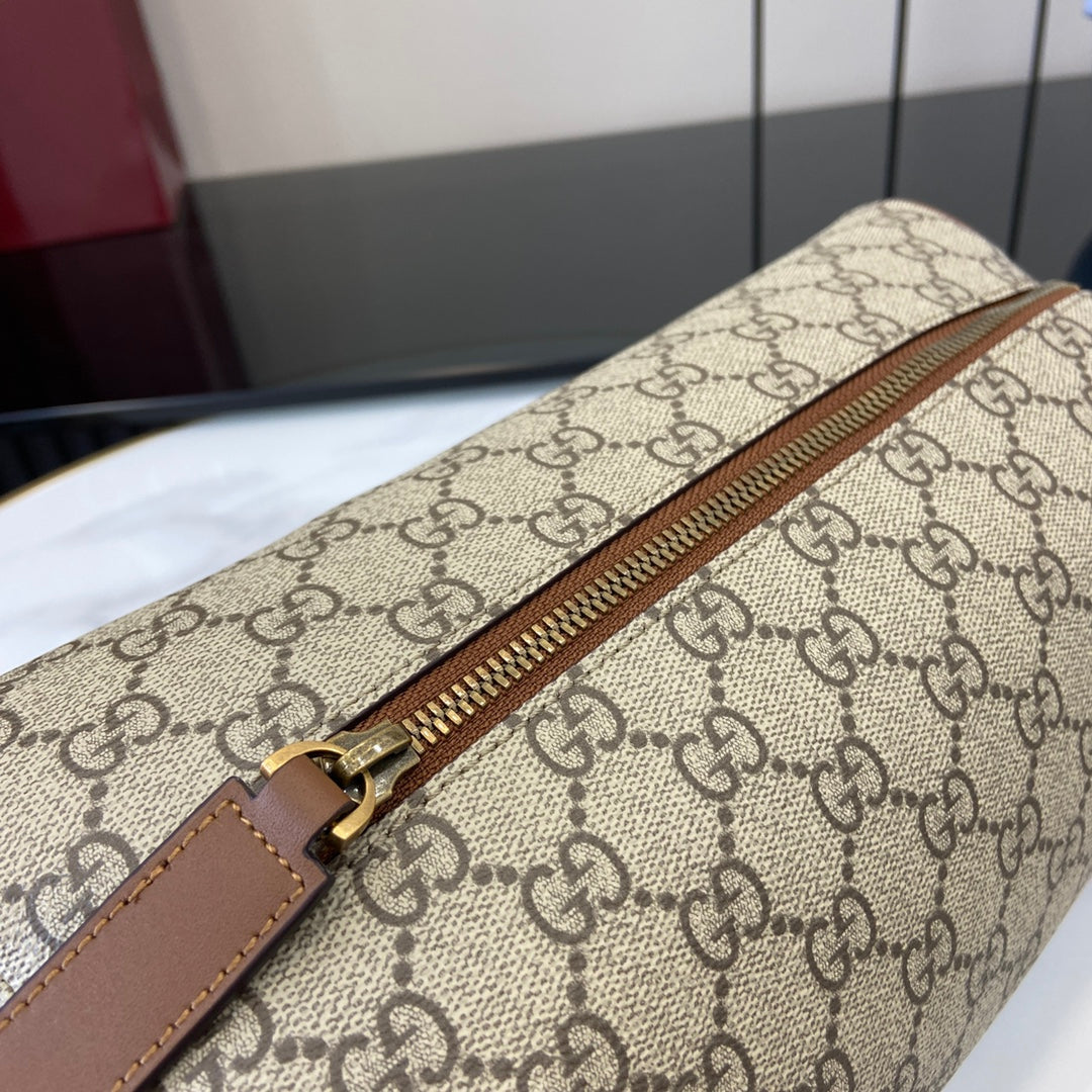 Gucci GG Emblem medium toiletry case, ‎821163 in beige fabric