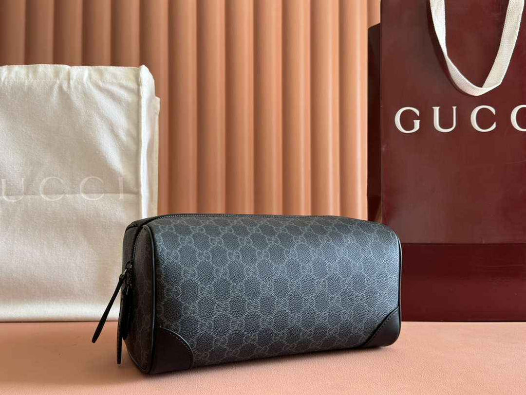 Gucci GG Emblem medium toiletry case, ‎821163 in black fabric