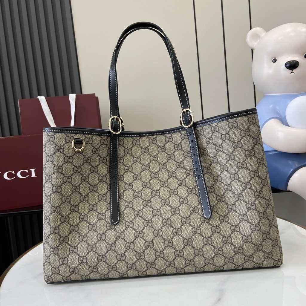 Gucci GG Emblem large tote bag 815213 in black fabric