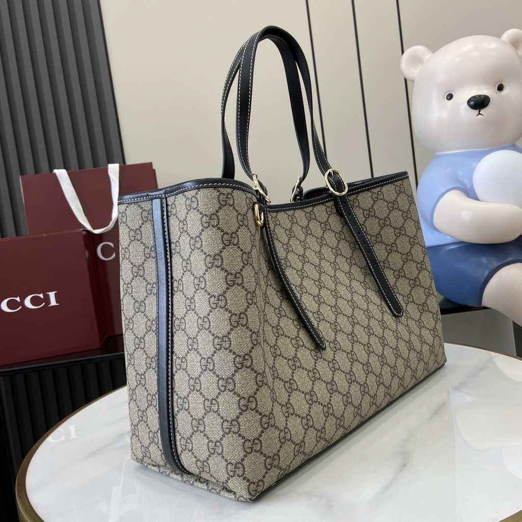 Gucci GG Emblem large tote bag 815213 in black fabric
