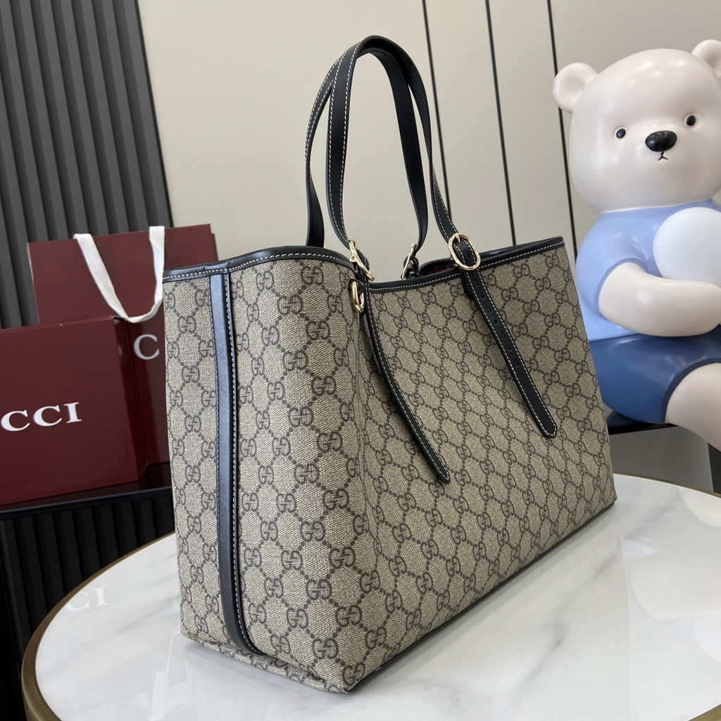 Gucci GG Emblem large tote bag 815213 in black fabric