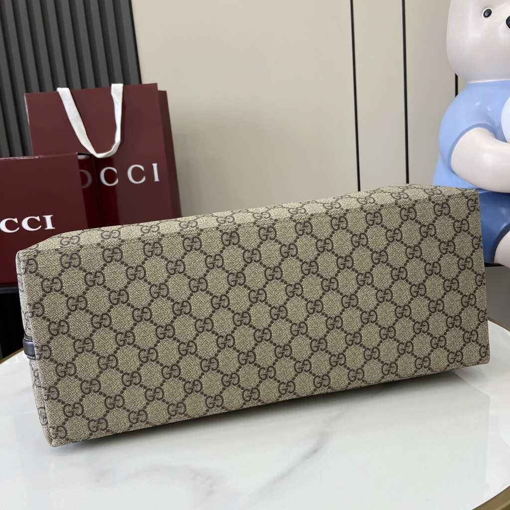 Gucci GG Emblem large tote bag 815213 in black fabric