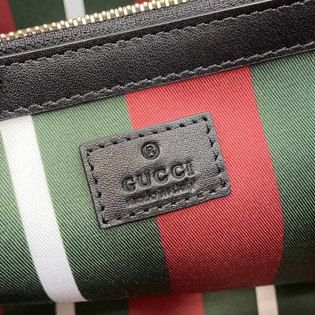 Gucci GG Emblem large tote bag 815213 in black fabric