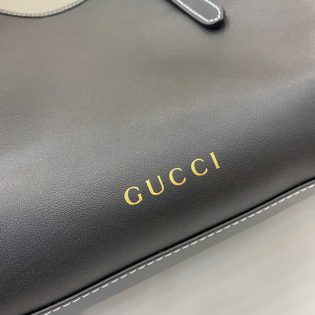 Gucci GG Emblem large tote bag 815213 in black leather