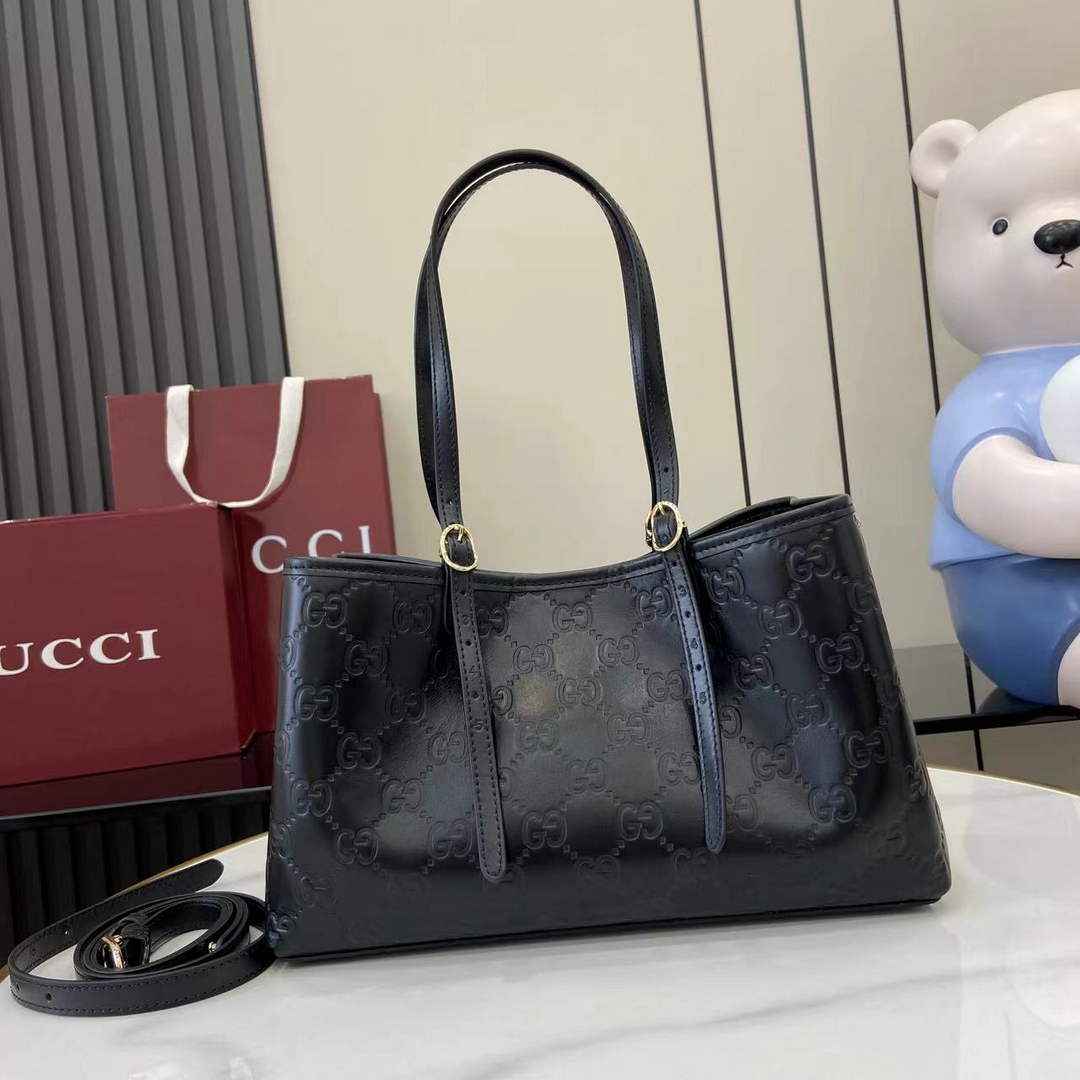 Gucci GG Emblem medium tote bag 815214 in Black GG leather