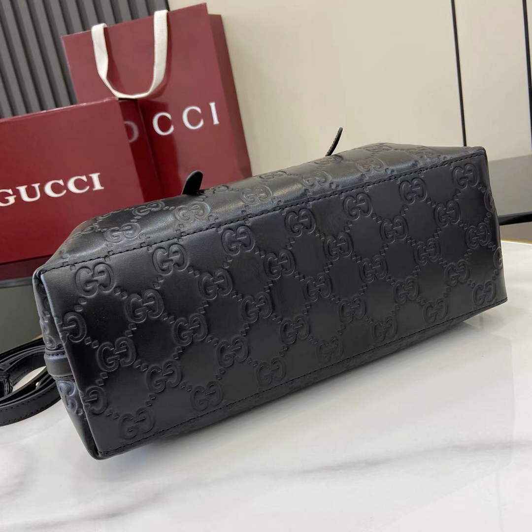 Gucci GG Emblem medium tote bag 815214 in Black GG leather