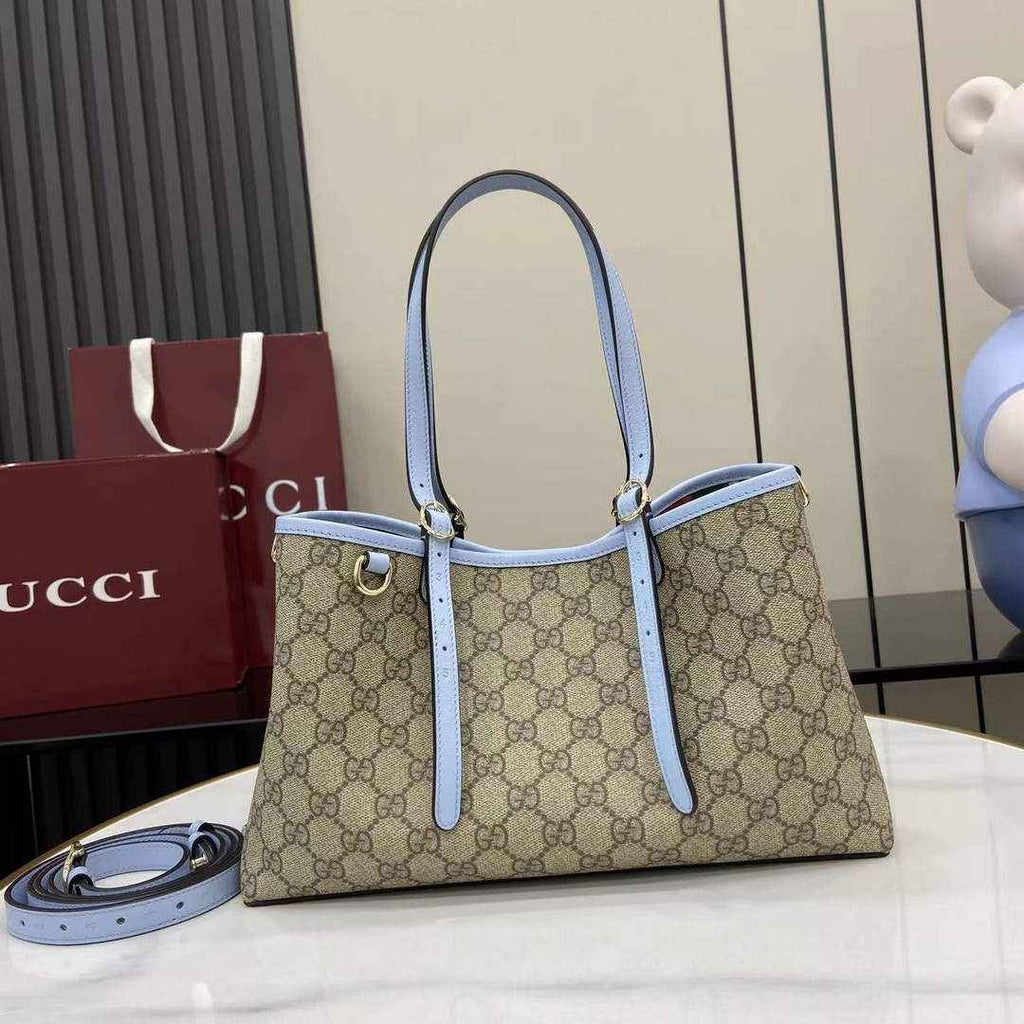 Gucci GG Emblem medium tote bag 815214 in blue fabric