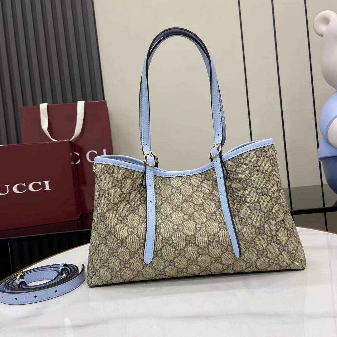 Gucci GG Emblem medium tote bag 815214 in blue fabric