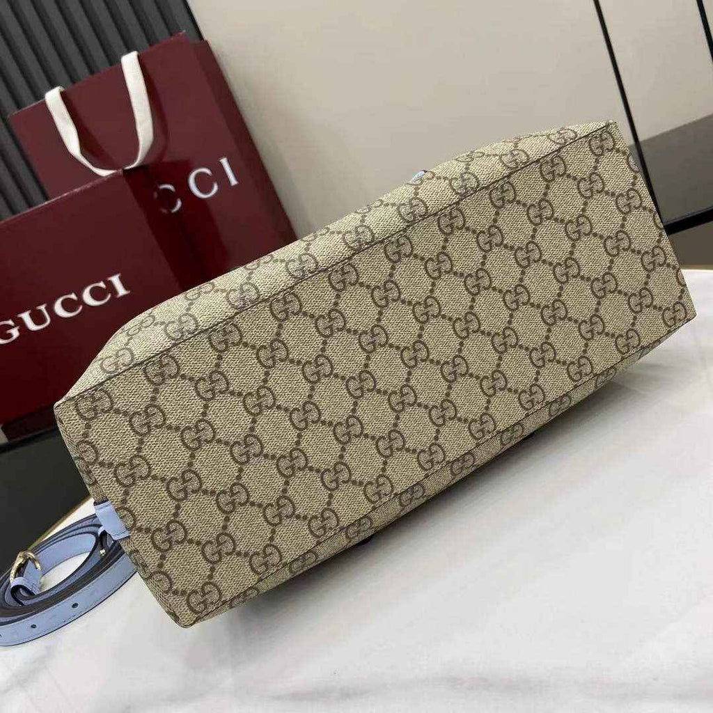 Gucci GG Emblem medium tote bag 815214 in blue fabric