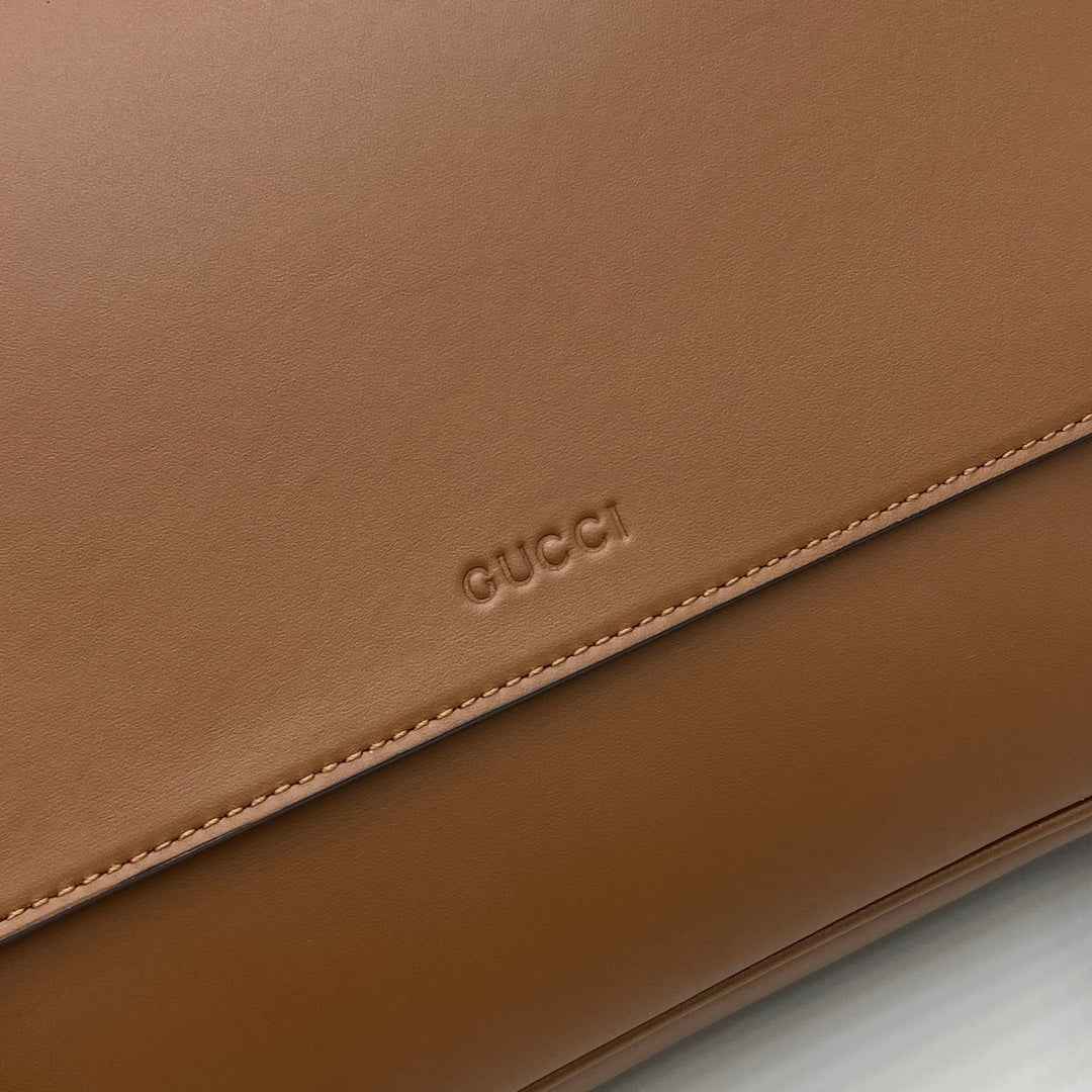 Gucci GG Emblem medium crossbody bag 821154 in brown leather