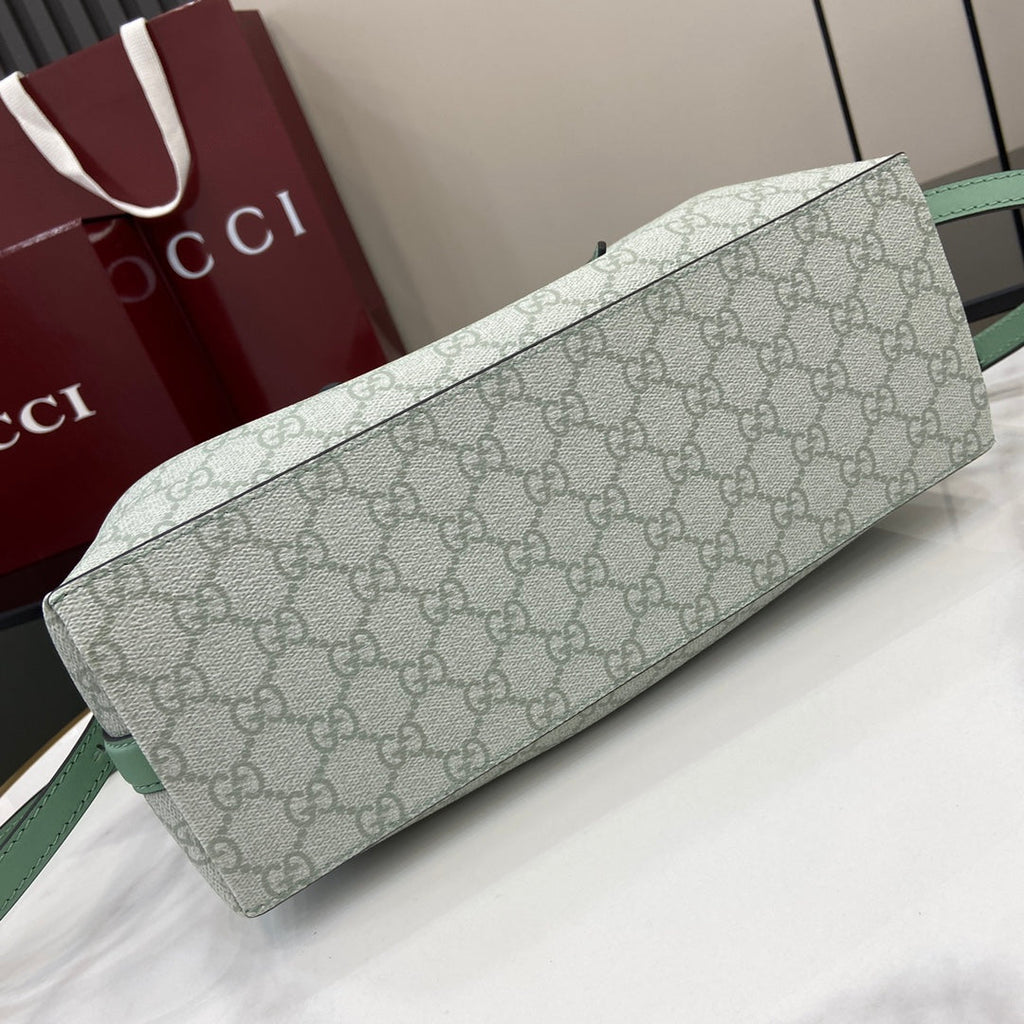 Gucci GG Emblem medium tote bag 815214 in green fabric