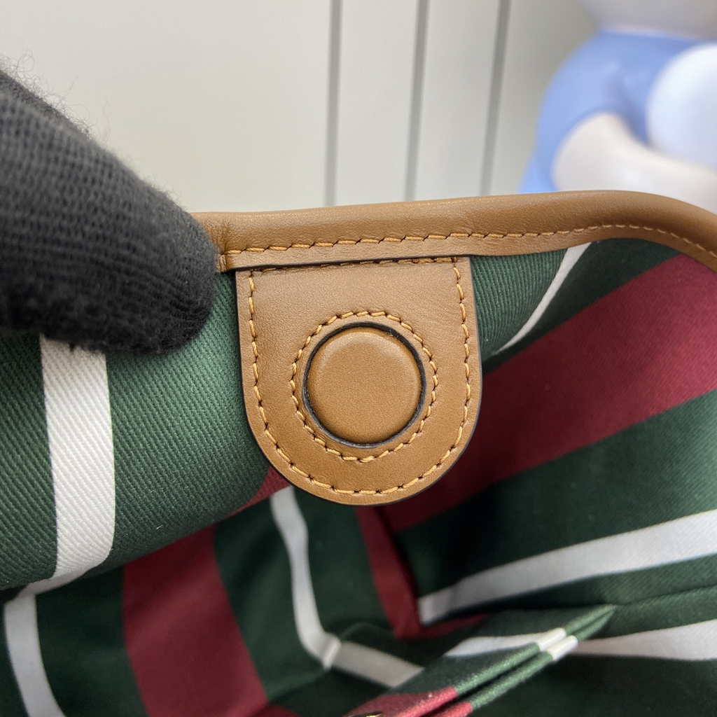 Gucci GG Emblem small bucket bag 815118 in beige and dark brown fabric
