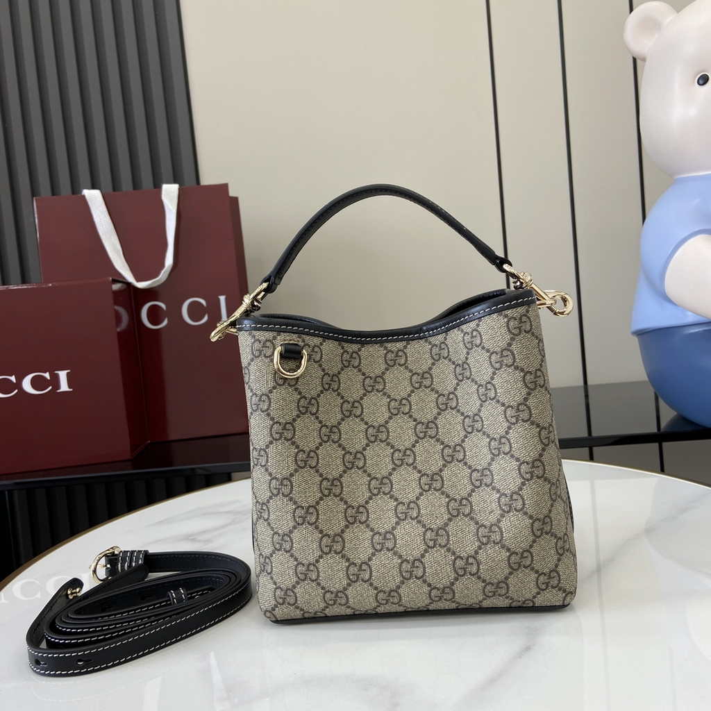 Gucci GG Emblem small bucket bag 815118 in beige and black fabric