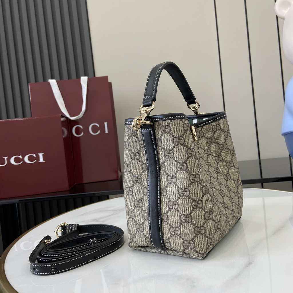 Gucci GG Emblem small bucket bag 815118 in beige and black fabric