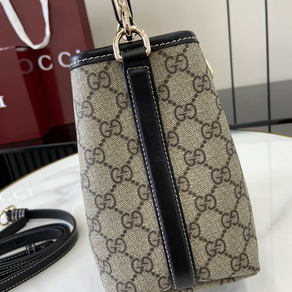 Gucci GG Emblem small bucket bag 815118 in beige and black fabric
