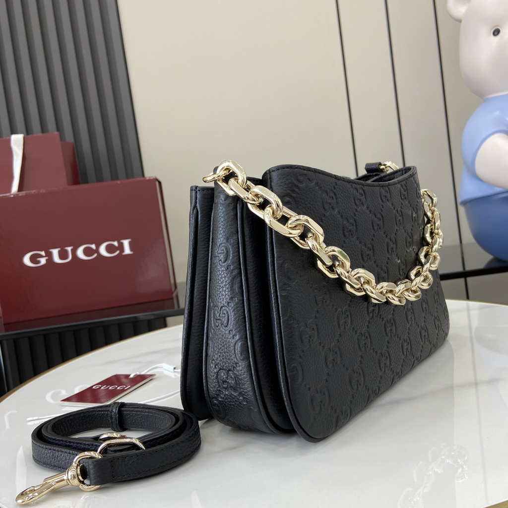 Gucci GG Emblem mini shoulder bag 815263 in black GG leather